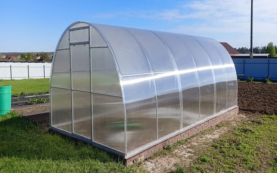 Как выбрать поликарбонат для теплицы: Полное руководство